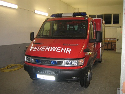 Das Löschgruppenfahrzeug wird hauptsächlich zur Brandbekämpfung, zur Förderung von Löschwasser sowie zur Durchführung von technischen Hilfeleistungen eingesetzt. Bei der Feuerwehr Schaafheim rückt das LF16-12 in der Regel als erstes Fahrzeug zur Einsatzstelle aus.